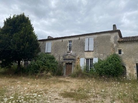   Magnifique corps de ferme, en pierres, � r�nover, proche du bourg de Vindelle Maison - 6 pi�ce(s) - 232 m�