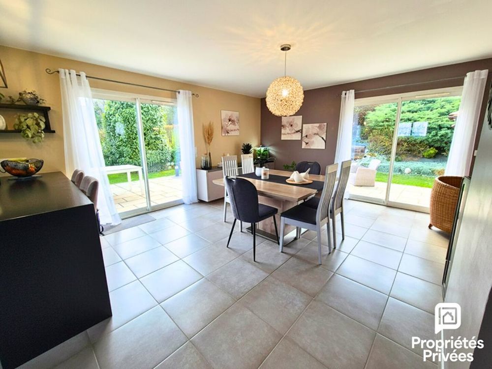 � vendre  Maison Collonges (01550)