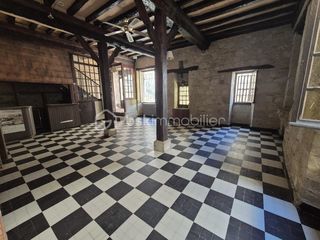  Maison � vendre 15 + pi�ces 330 m�