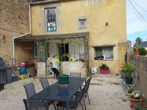   MAISON F4 AVEC GRANGE - CHESLEY 10210 Maison - 4 pi�ce(s) - 110 m�