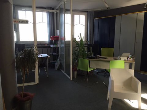 Local Commercial et/ou professionnel en rez-de-chauss&eacute;e 870 12000 Rodez