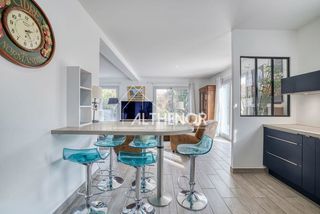  Propri�t�/ch�teau � vendre 4 pi�ces 104 m�