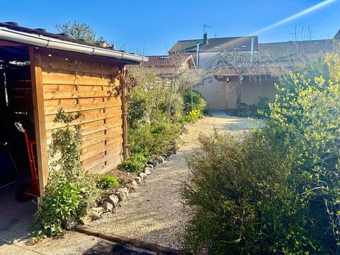   Proche de LA PACAUDIERE - MAISON de 150 m2 habitable sur 405 m2 de TERRAIN - 3 CHAMBRES Maison - 5 pi�ce(s) - 153 m�