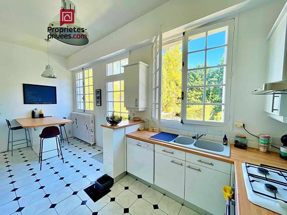 � vendre  Propri�t�/ch�teau Yvrac (33370)