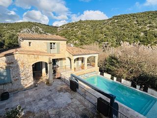  Propri�t�/ch�teau � vendre 6 pi�ces 224 m�