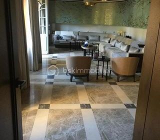  Propri�t�/ch�teau � vendre 10 pi�ces 789 m�