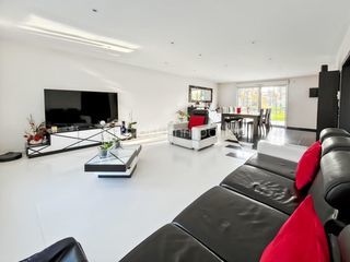  Propri�t�/ch�teau � vendre 7 pi�ces 341 m�