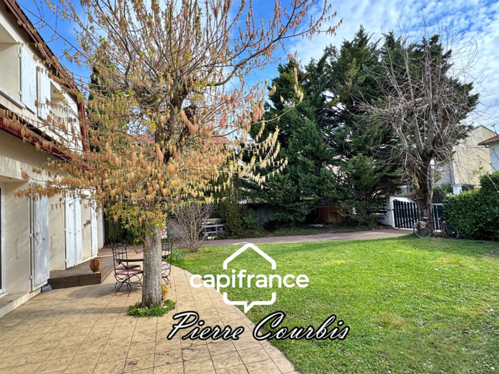 � vendre  Maison Bron (69500)