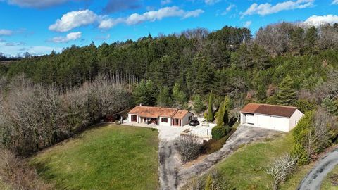   Maison de plain-pied avec piscine et garage Maison - 6 pi�ce(s) - 130 m�