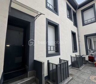  Immeuble � vendre 11 pi�ces 320 m�