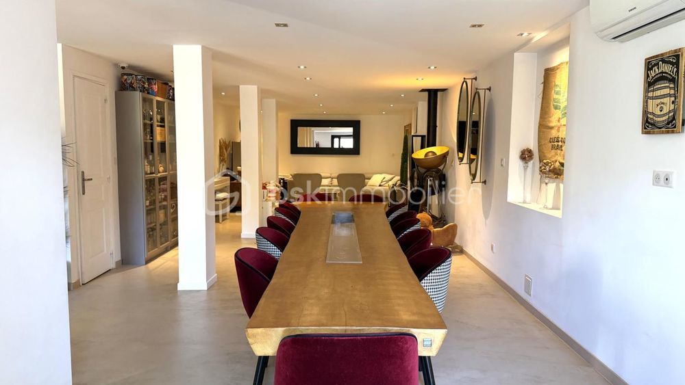 � vendre  Villa Saint-Laurent-du-Var (06700)