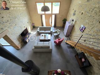  Remise / Grange � vendre 10 pi�ces 231 m�