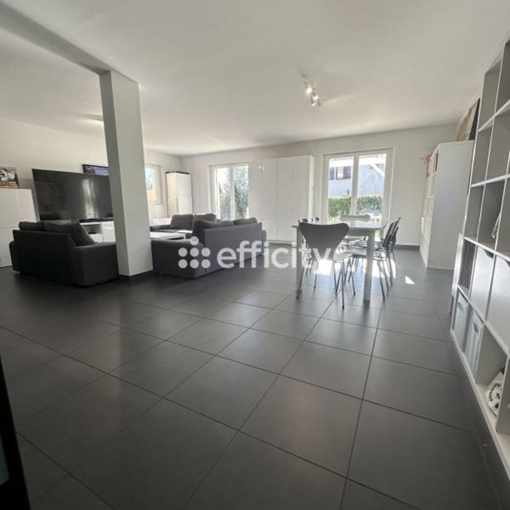 � vendre  Villa P�ron (01630)