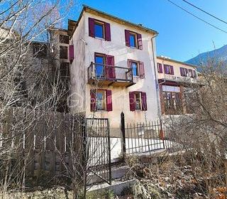  Immeuble � vendre 10 pi�ces 240 m�