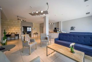  Immeuble � vendre 15 + pi�ces 1300 m�