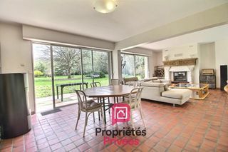  Propri�t�/ch�teau � vendre 9 pi�ces 245 m�