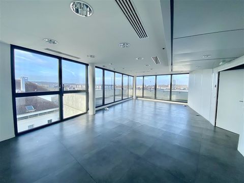 Terrasse privative couverte le long des bureaux ! 928200 92500 Rueil malmaison