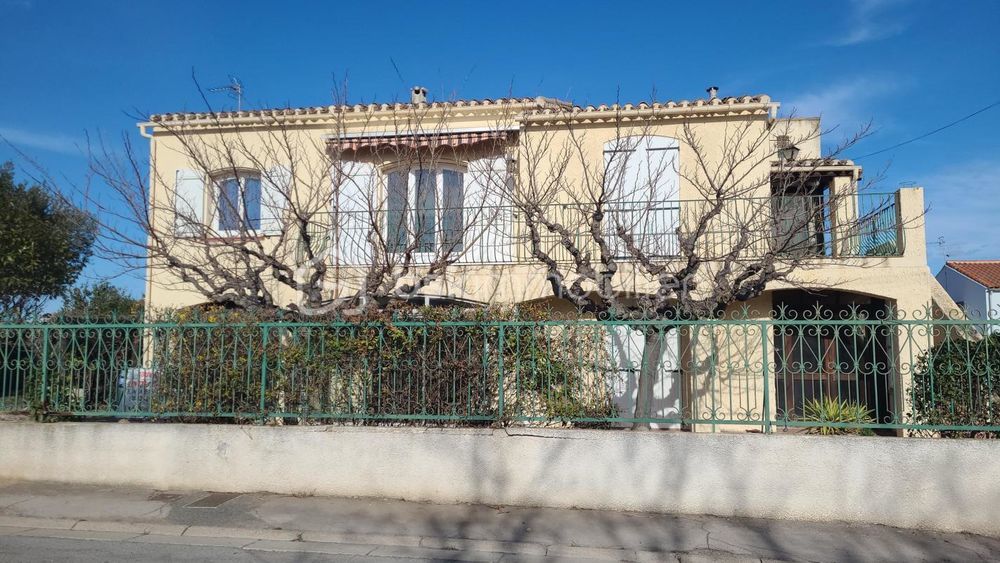 � vendre  Propri�t�/ch�teau M�ze (34140)