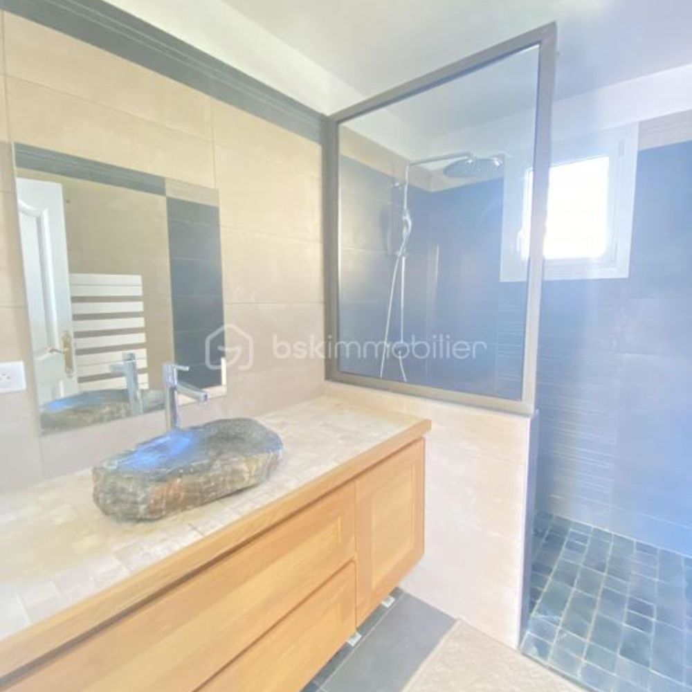 � vendre  Villa Pourri�res (83910)