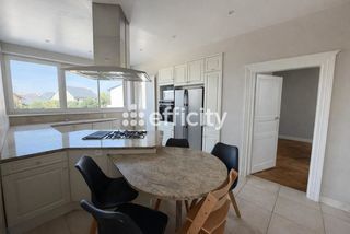  Maison � vendre 7 pi�ces 220 m�