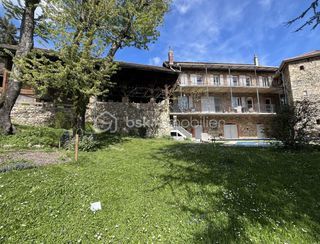  Maison � vendre 9 pi�ces 266 m�