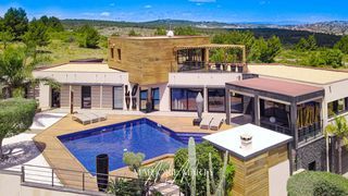  Propri�t�/ch�teau � vendre 7 pi�ces 211 m�