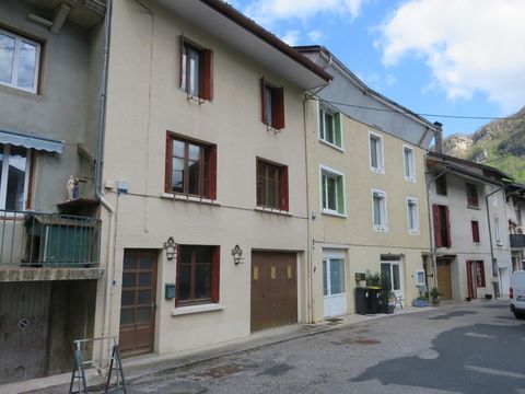   Maison � vendre 5 pi�ces de 148 m� � CHALEY (01) avec jardin de 436 m� en bordure de la rivi�re Maison - 5 pi�ce(s) - 148 m�