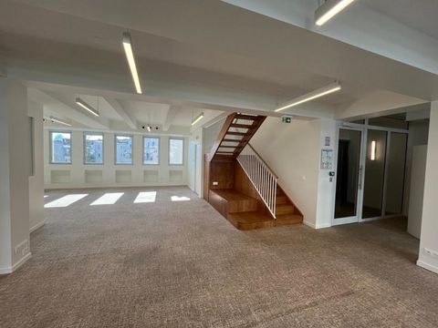 Plateau de bureaux livr&eacute; r&eacute;nov&eacute;. Bureaux fonctionnels et lumineux 21720 75015 Paris