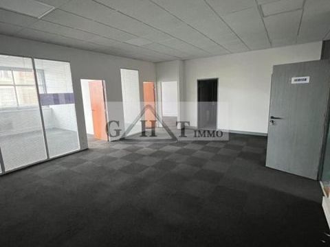 A LOUER 112 M&sup2; DE BUREAUX A SAINT-OUEN SUR SEINE 2160 93400 Saint ouen sur seine