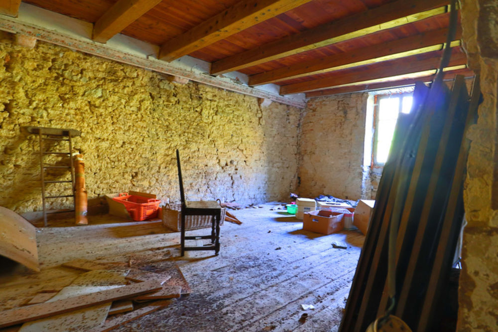 � vendre  Propri�t�/ch�teau Beaufort (39190)