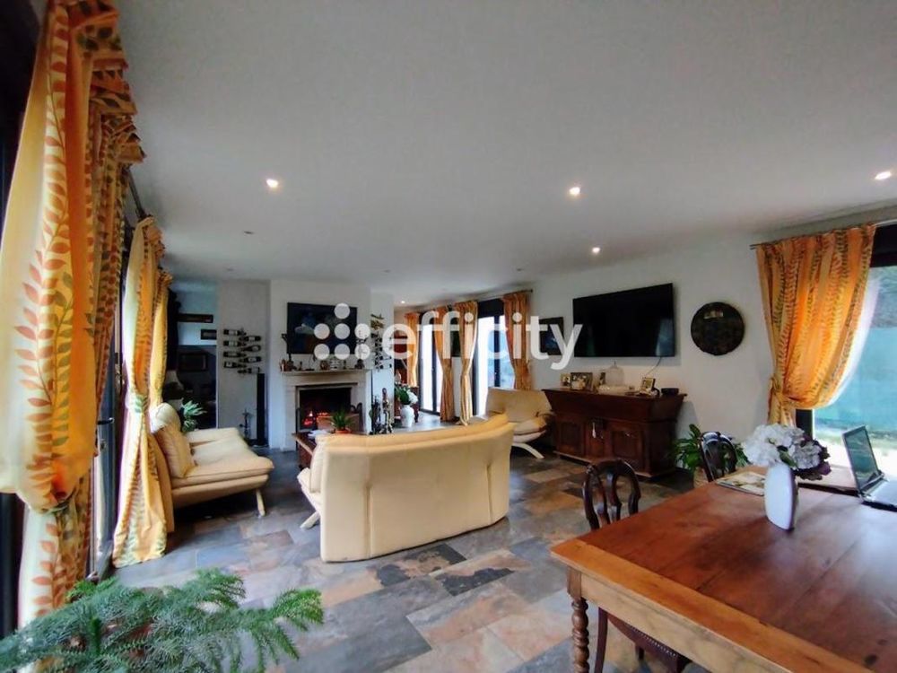 � vendre  Villa Orcemont (78125)