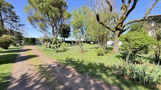  Propri�t�/ch�teau � vendre 10 pi�ces 300 m�