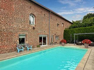  Immeuble � vendre 8 pi�ces 650 m�