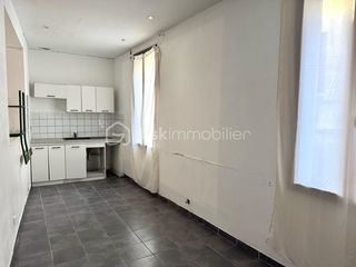  Immeuble � vendre 10 pi�ces 205 m�