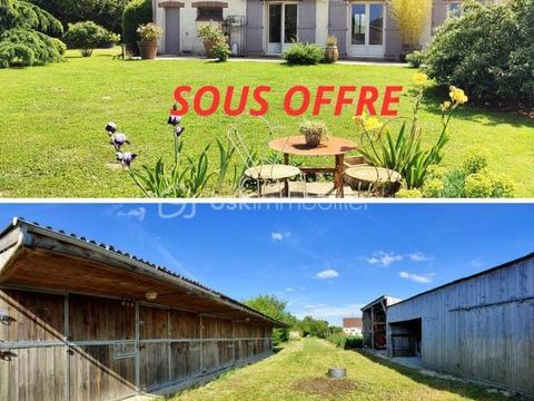   Propri�t� �questre sur 15000 m2 + boxes � chevaux Propri�t�/ch�teau - 4 pi�ce(s) - 80 m�
