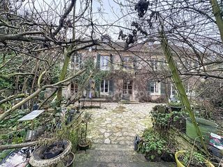  Maison � vendre 9 pi�ces 220 m�