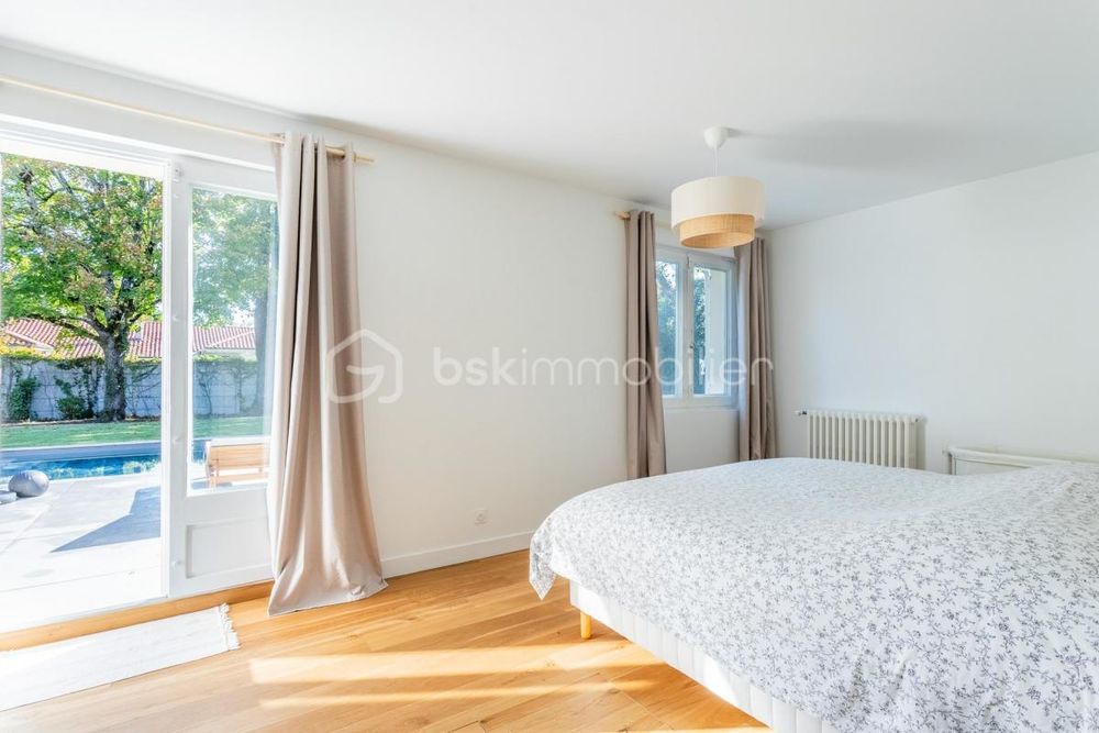 � vendre  Propri�t�/ch�teau M�rignac (33700)