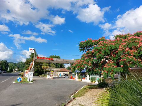 Fonds de commerce et murs &agrave; vendre EYMET (24) station-service 154400 24500 Eymet