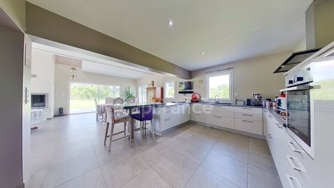   Maison 4 chambres, 4 salles d'eau, sous-sol, garage proche de MARMANDE (47) Villa - 6 pi�ce(s) - 195 m�