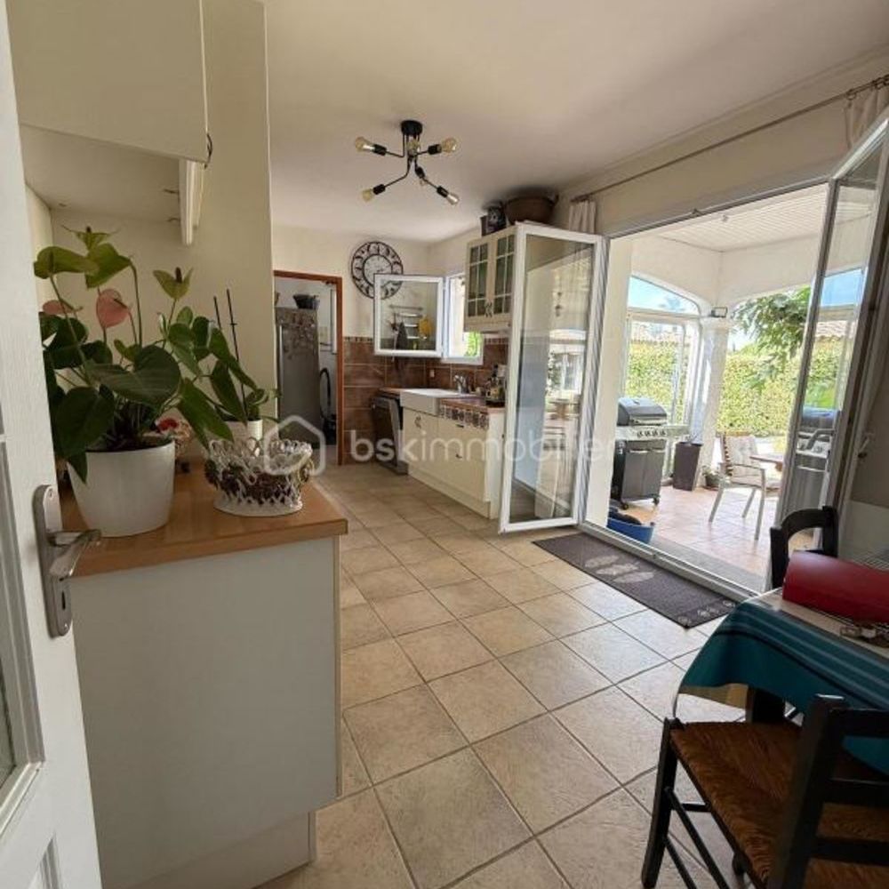 � vendre  Villa Pouzolles (34480)