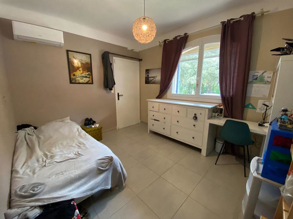 � vendre  Maison Grans (13450)