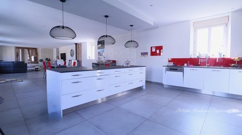   Maison � vendre 13 pi�ces SAINT HILAIRE DES LOGES (85) Maison - 13 pi�ce(s) - 250 m�