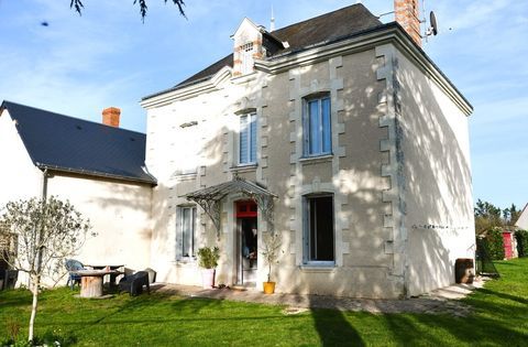   Centre de Port de Piles, maison de caract�re en pierre de taille, 210 m� habitables avec 5 chambres sur un terrain clos de 4805 Maison - 7 pi�ce(s) - 210 m�