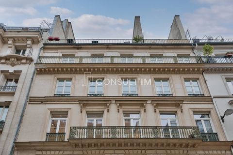 A proximit&eacute; du Grand Rex, &agrave; louer bureaux en duplex 8573 75010 Paris