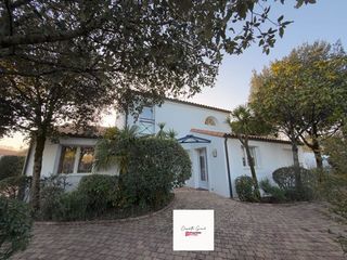  Maison � vendre 6 pi�ces 205 m�