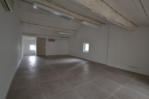 Local/bureau &agrave; vendre MONTFAVET (84) 71500 84140 Montfavet