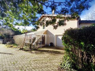  Propri�t�/ch�teau � vendre 9 pi�ces 225 m�