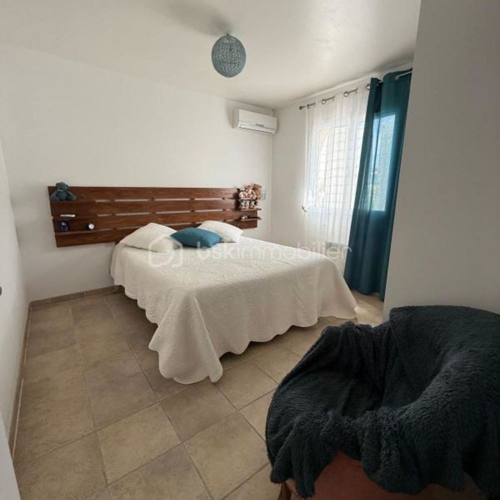 � vendre  Villa Pouzolles (34480)