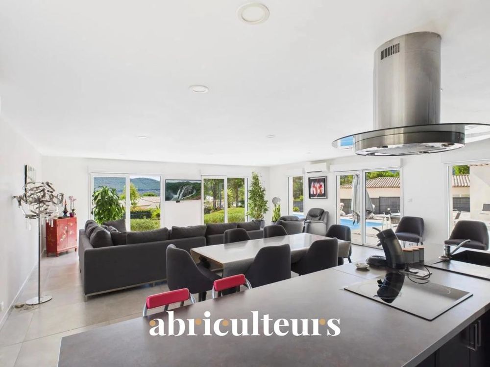 � vendre  Maison Bagnols-en-For�t (83600)