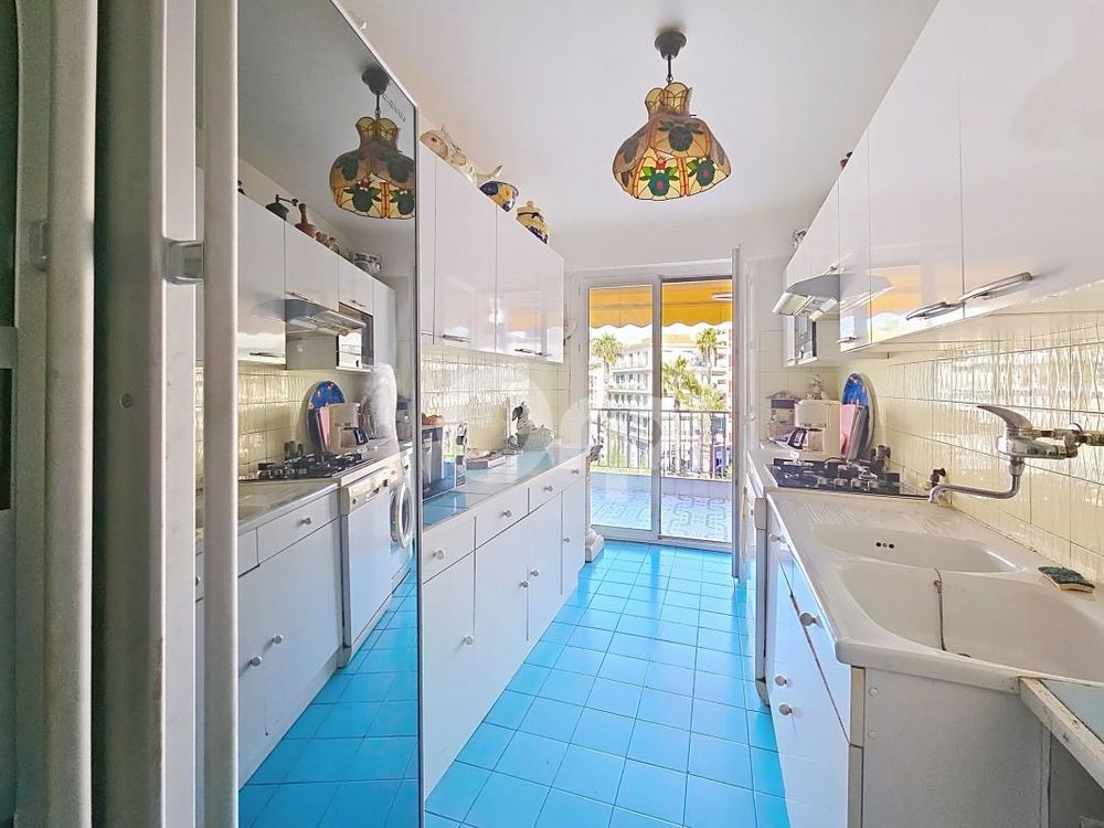 � vendre  Appartement Antibes (06600)